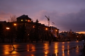Stadt Engels in der Nacht. Fotograf - Roman Tumanow